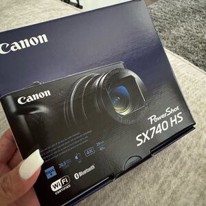 Canon PowerShot SX740 HS Brand New Digital Camera